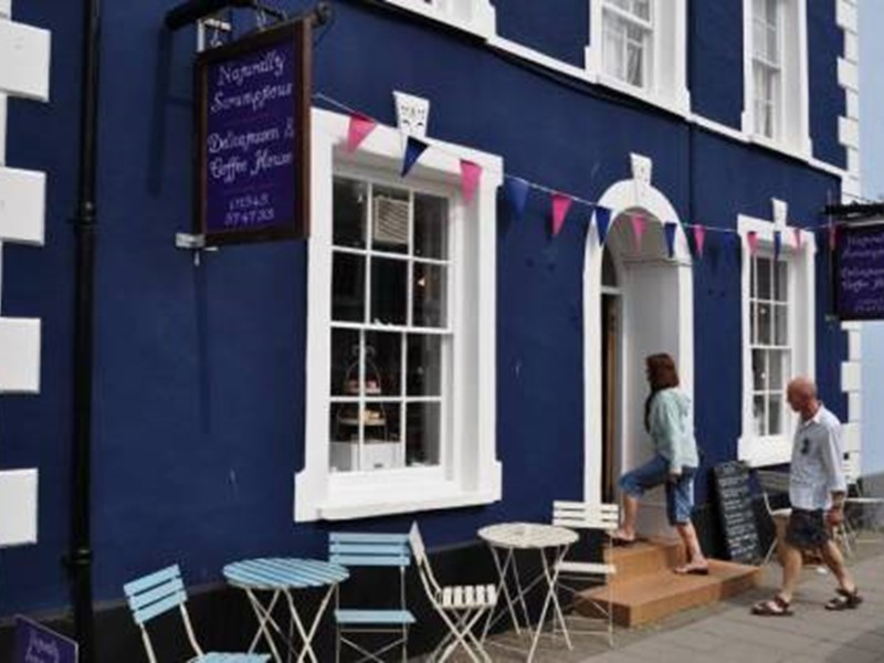 outside front of Naturally Scrumptious