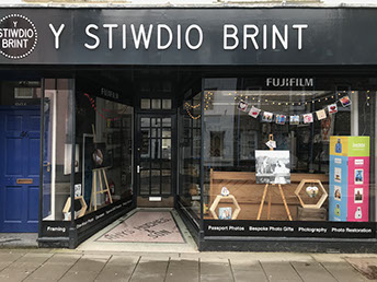 Stiwdio Brint shop front